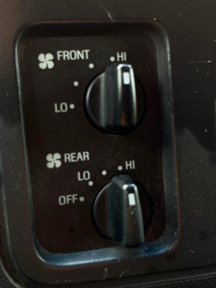 Ford Econoline Wagon E-350 Super Duty Ext XLT 2011