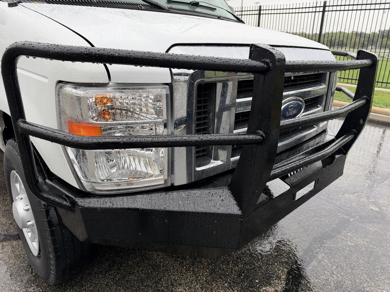 Ford Econoline Wagon E-350 Super Duty Ext XLT 2011