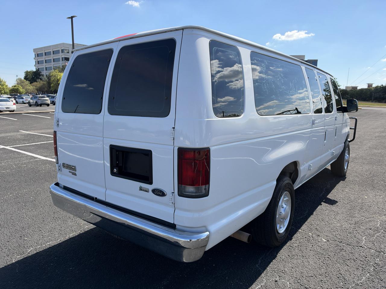 Ford Econoline photo 4