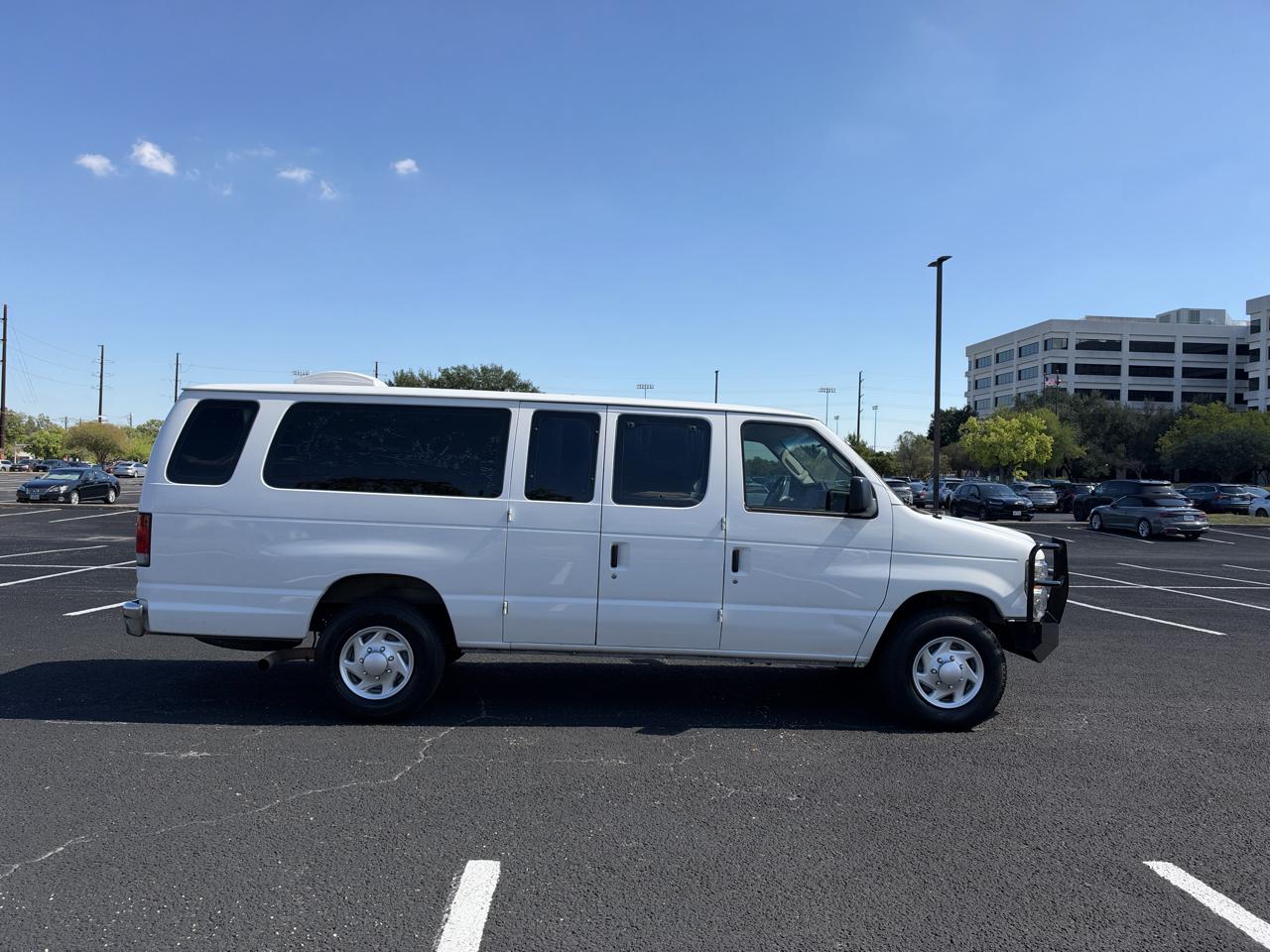 Ford Econoline photo 3