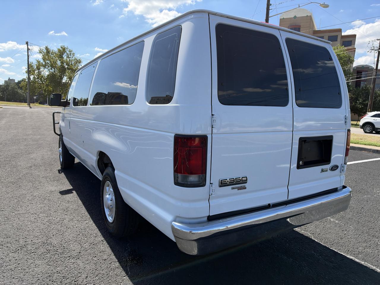 Ford Econoline photo 6