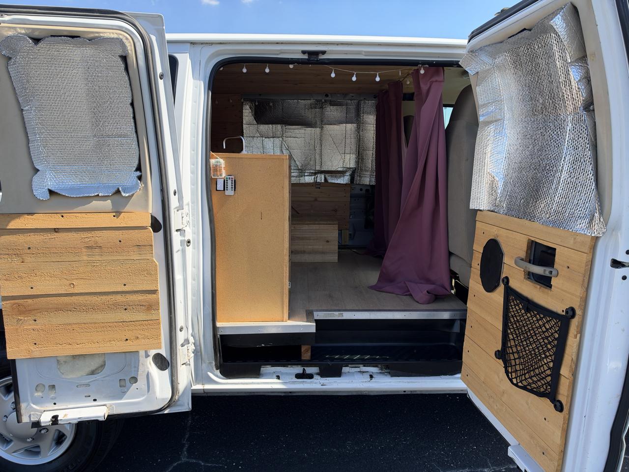 Ford Econoline photo 11