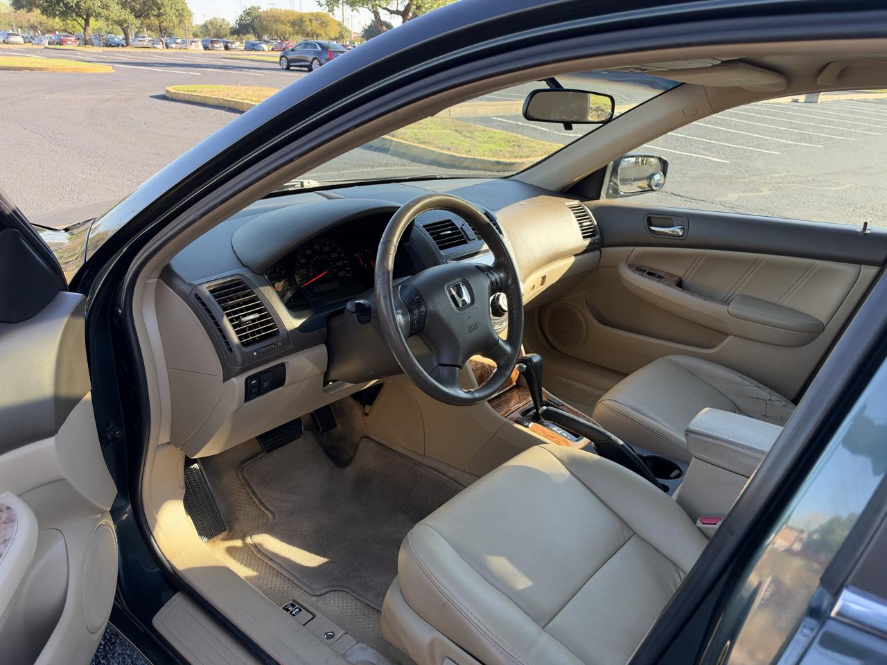 Honda Accord photo 10