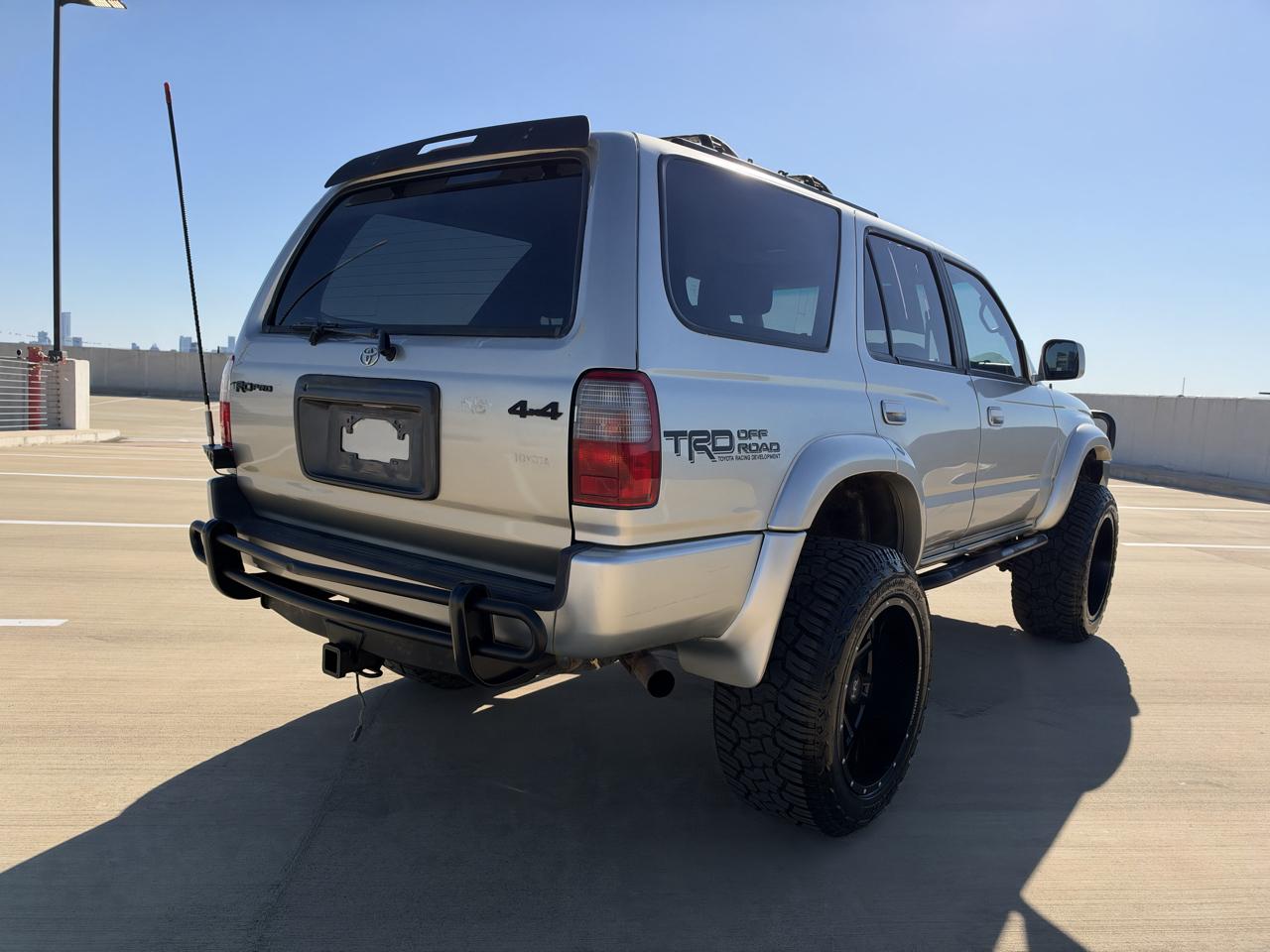 Toyota 4Runner 4dr SR5 3.4L Auto 4WD 2000