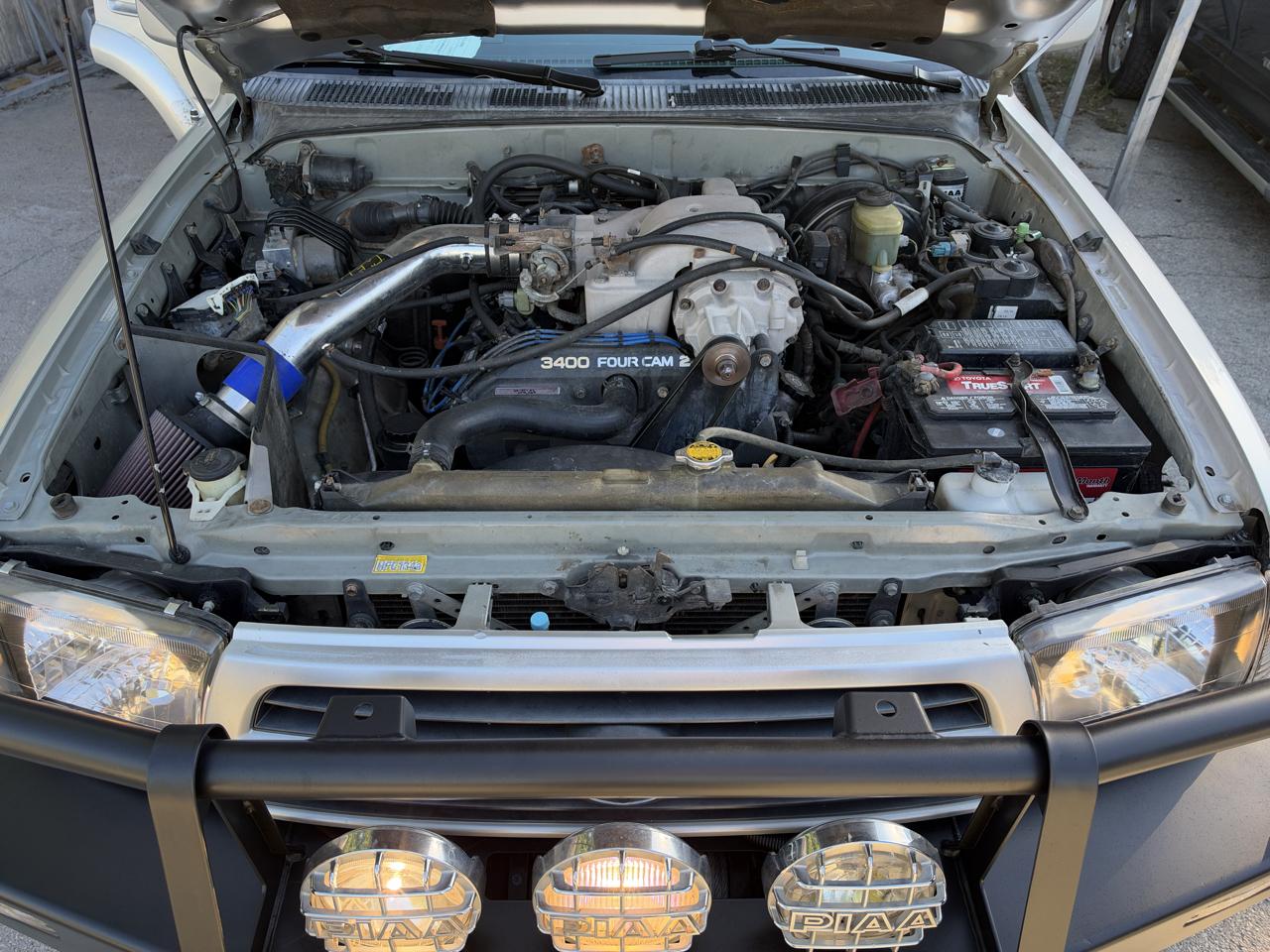 Toyota 4Runner 4dr SR5 3.4L Auto 4WD 2000