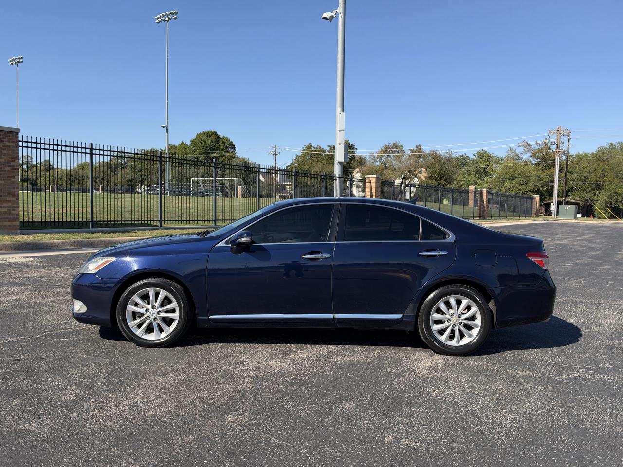Lexus ES 350 4dr Sdn 2011