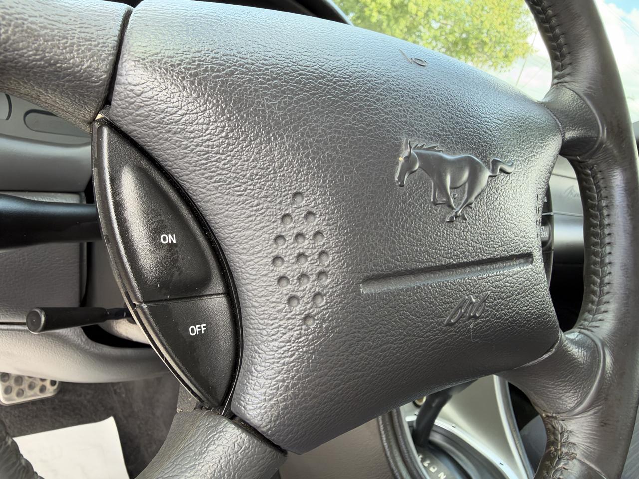 Ford Mustang 2dr Cpe Standard 2003