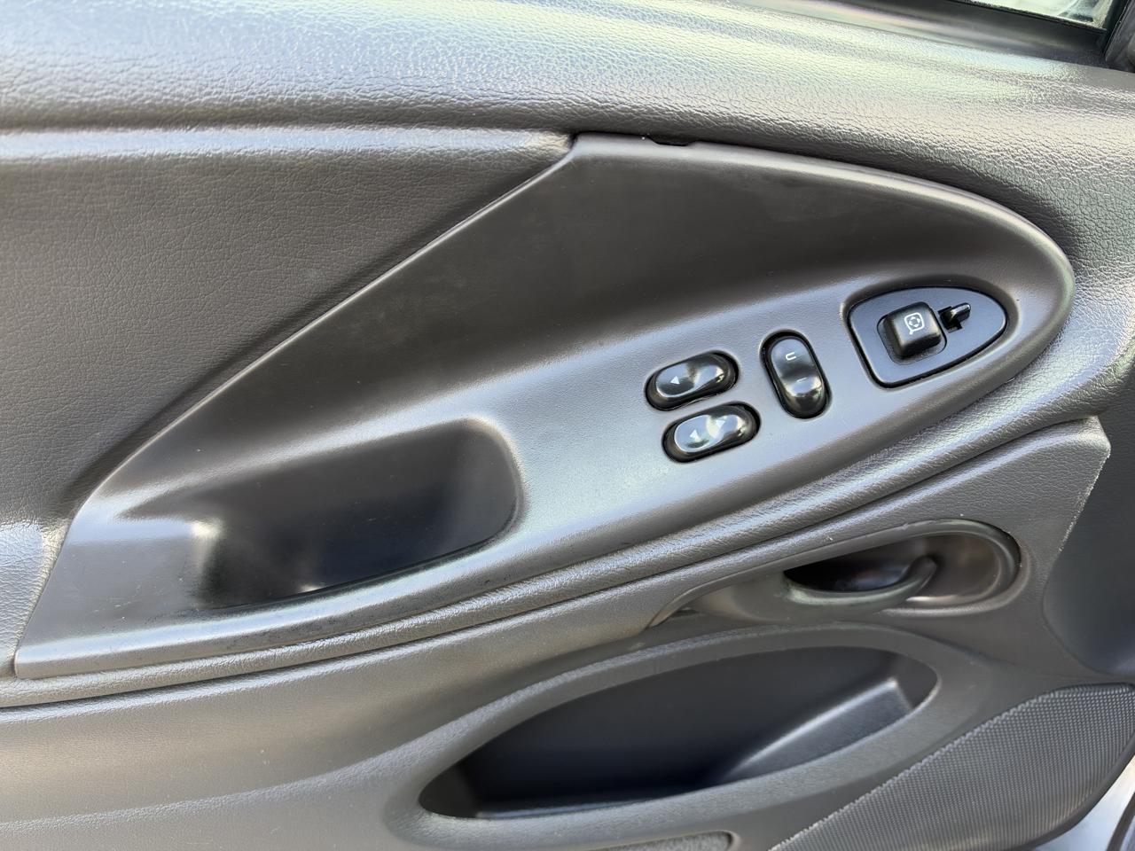 Ford Mustang 2dr Cpe Standard 2003