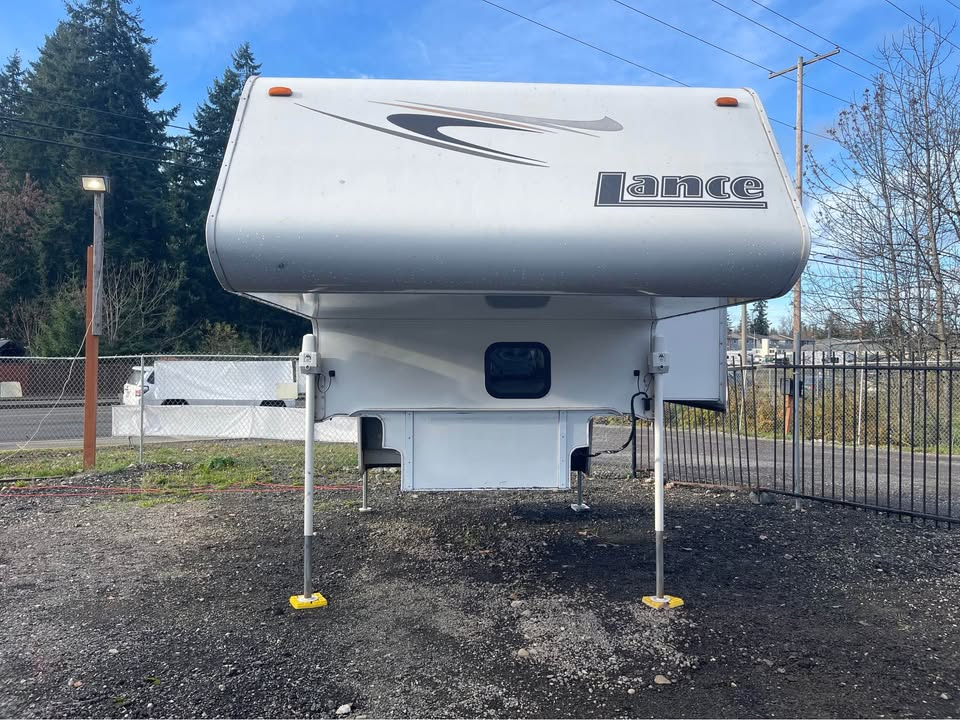 Lance Campers Lance (Long Bed)  2008