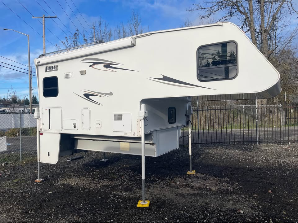 Lance Campers Lance (Long Bed)  2008
