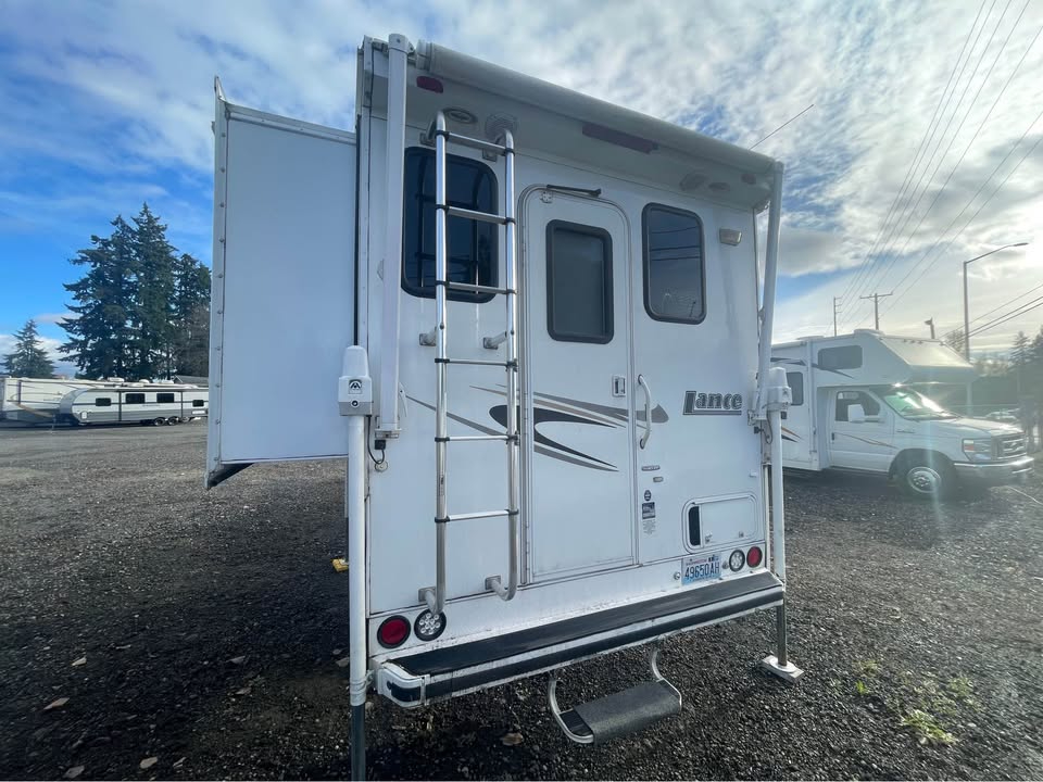 Lance Campers Lance (Long Bed)  2008