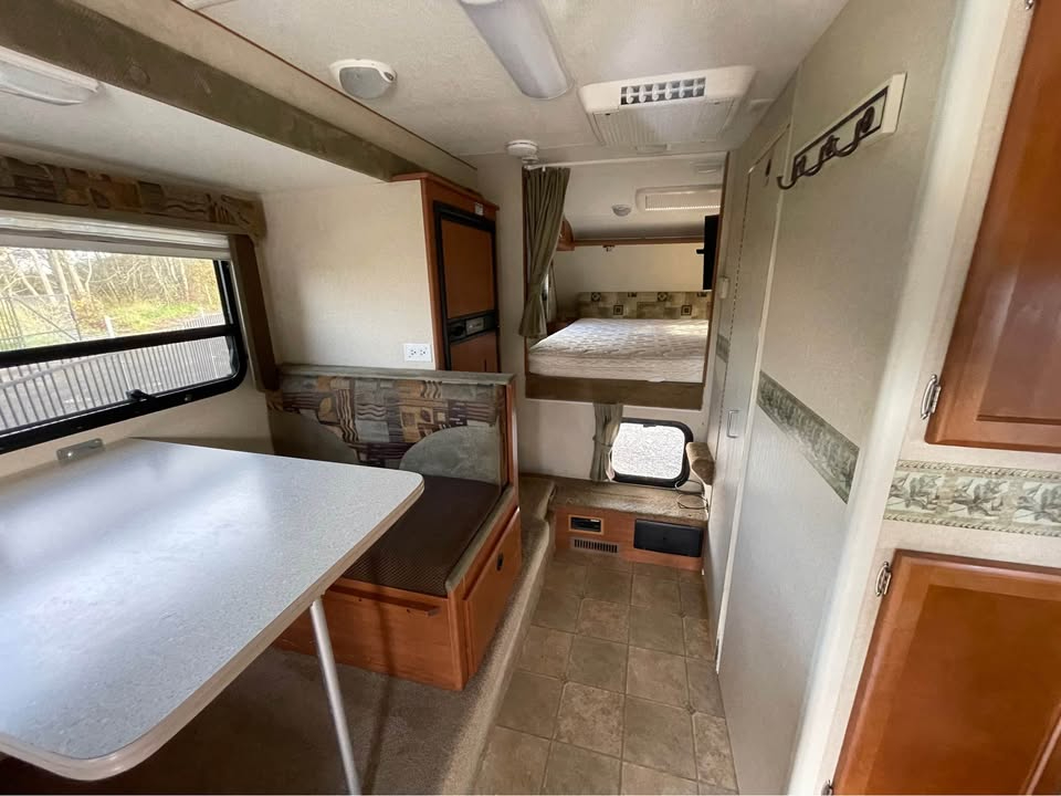 Lance Campers Lance (Long Bed)  2008