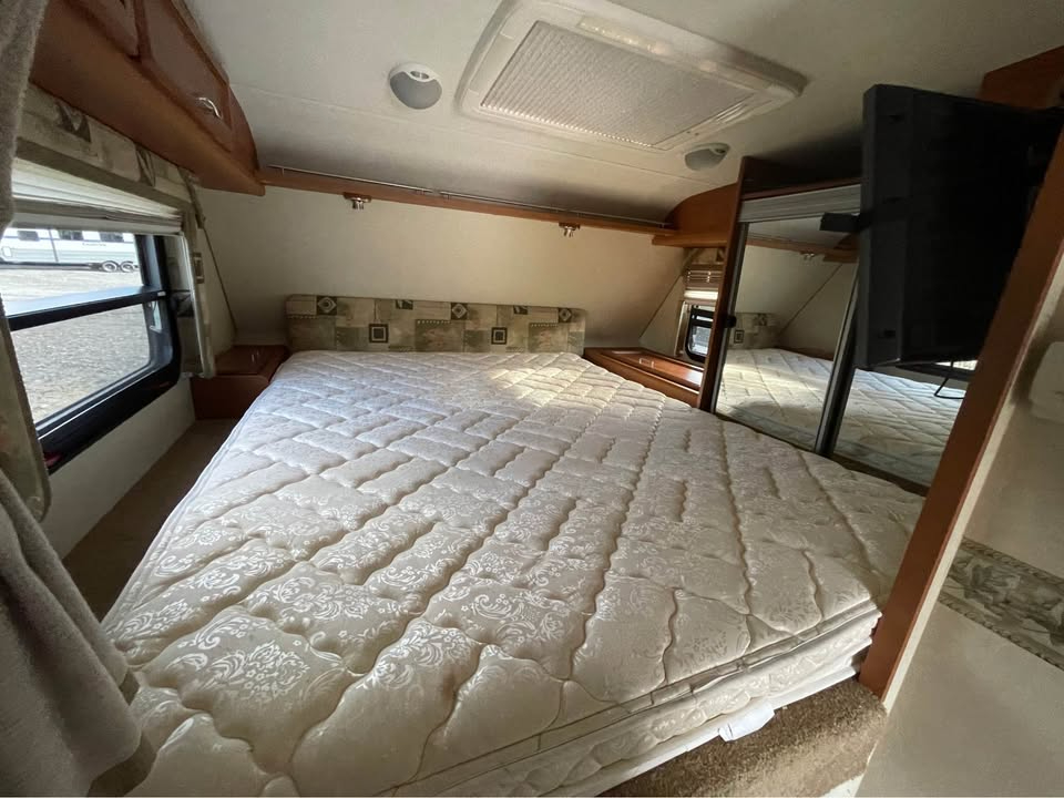 Lance Campers Lance (Long Bed)  2008