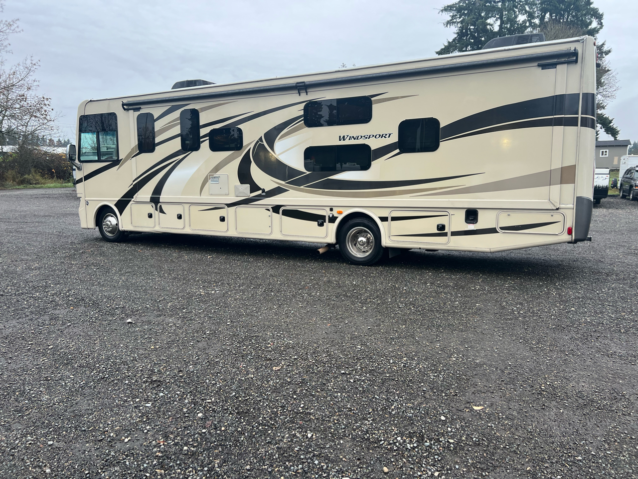 Thor Motor Coach Windsport  2016