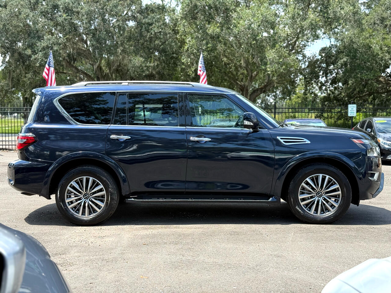 2023 Nissan Armada SL photo 4