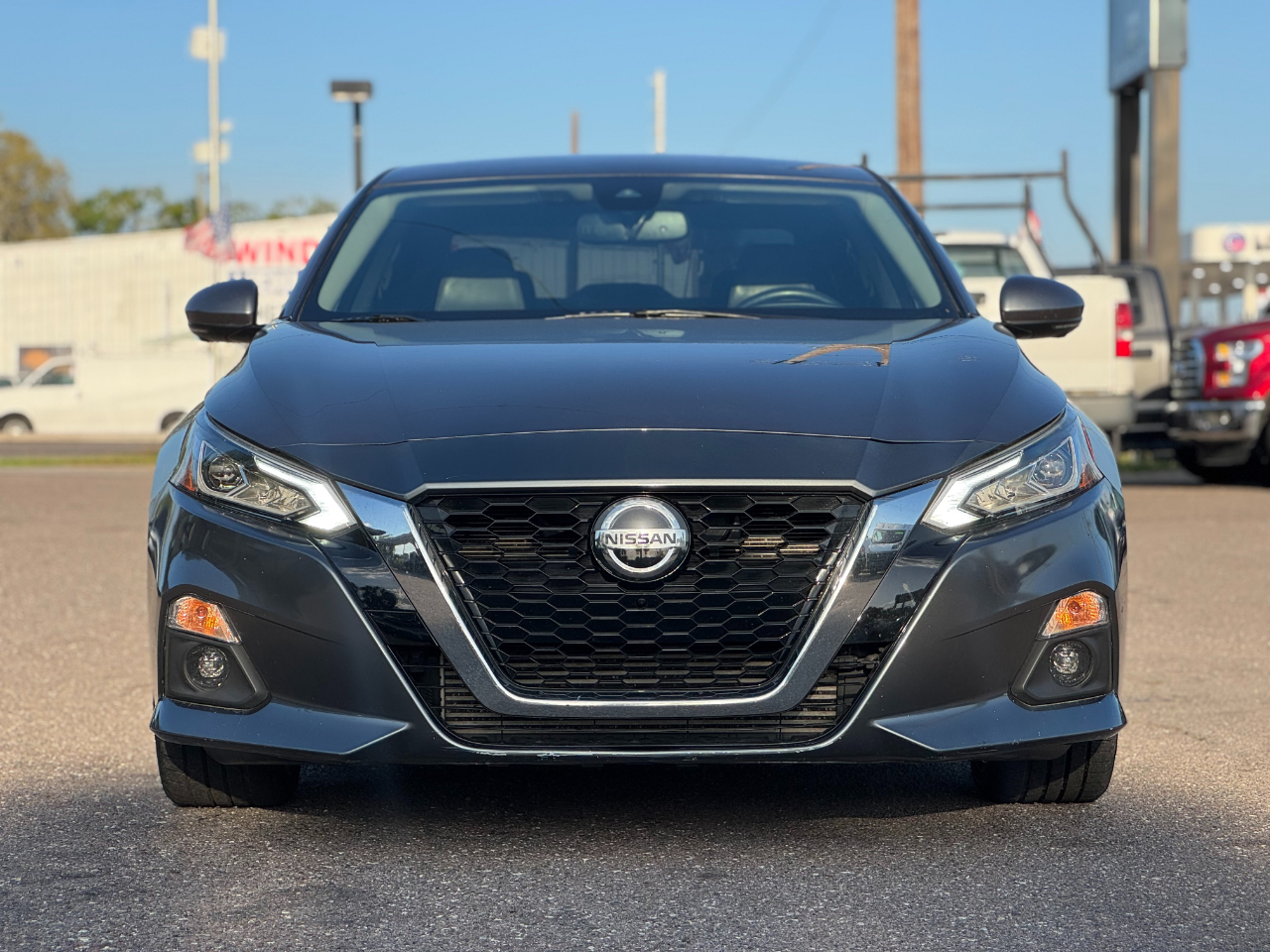 Nissan Altima 2.0 Platinum Sedan 2020