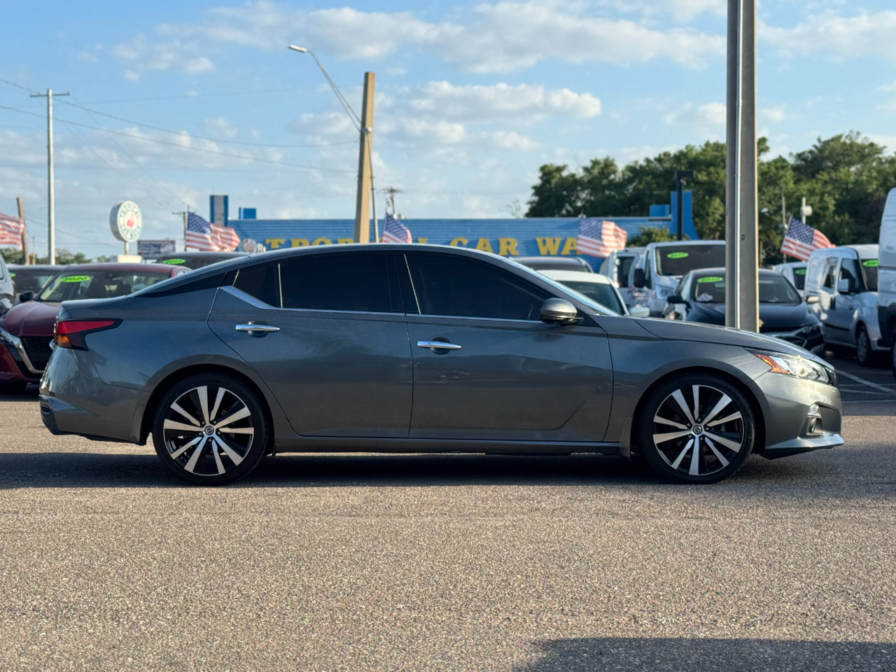 Nissan Altima 2.0 Platinum Sedan 2020