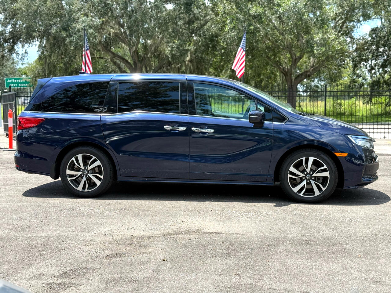 2022 Honda Odyssey Elite photo 4