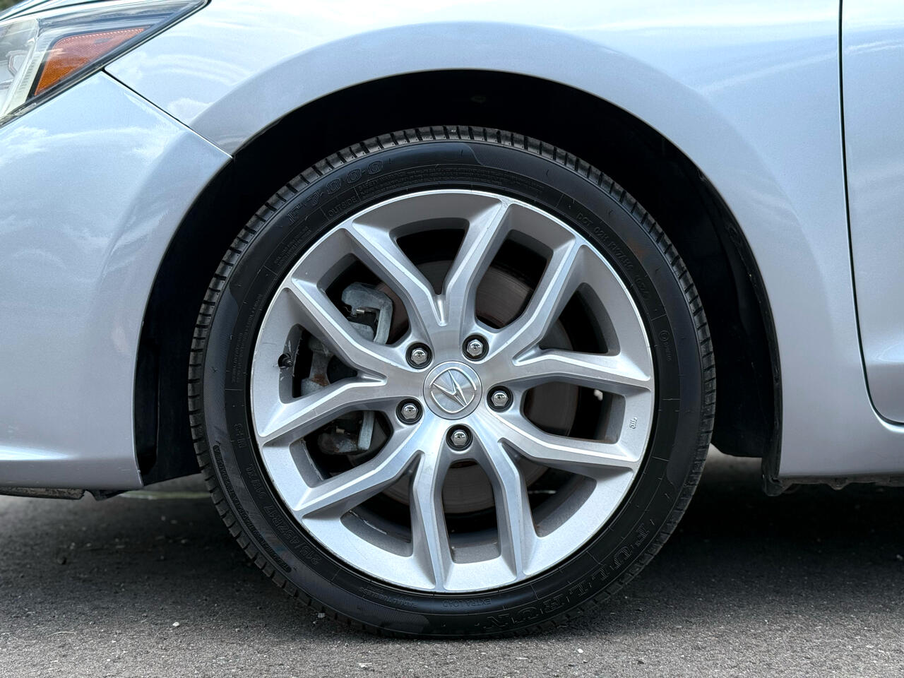 2019 Acura ILX Base photo 10