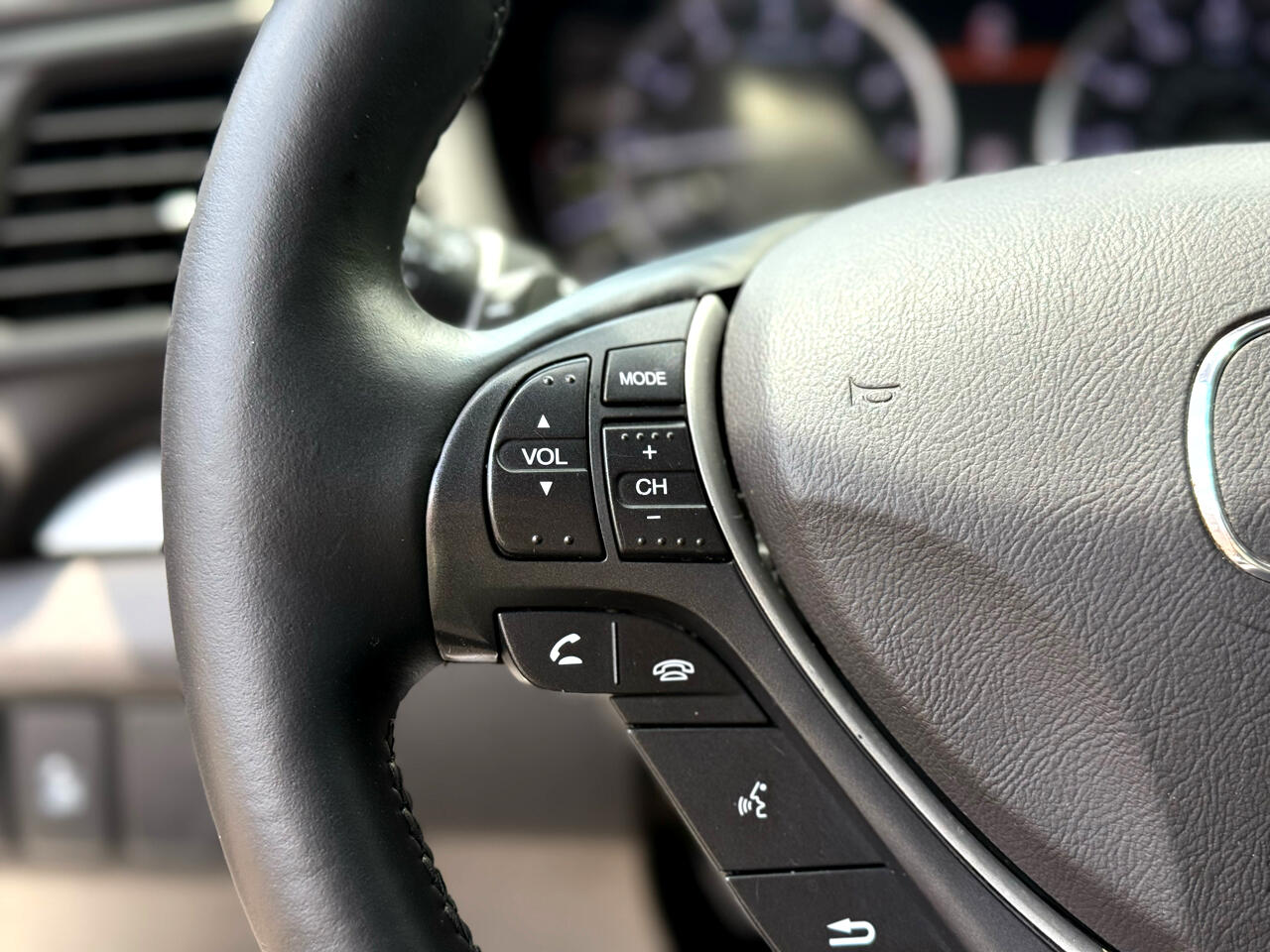 2019 Acura ILX Base photo 17