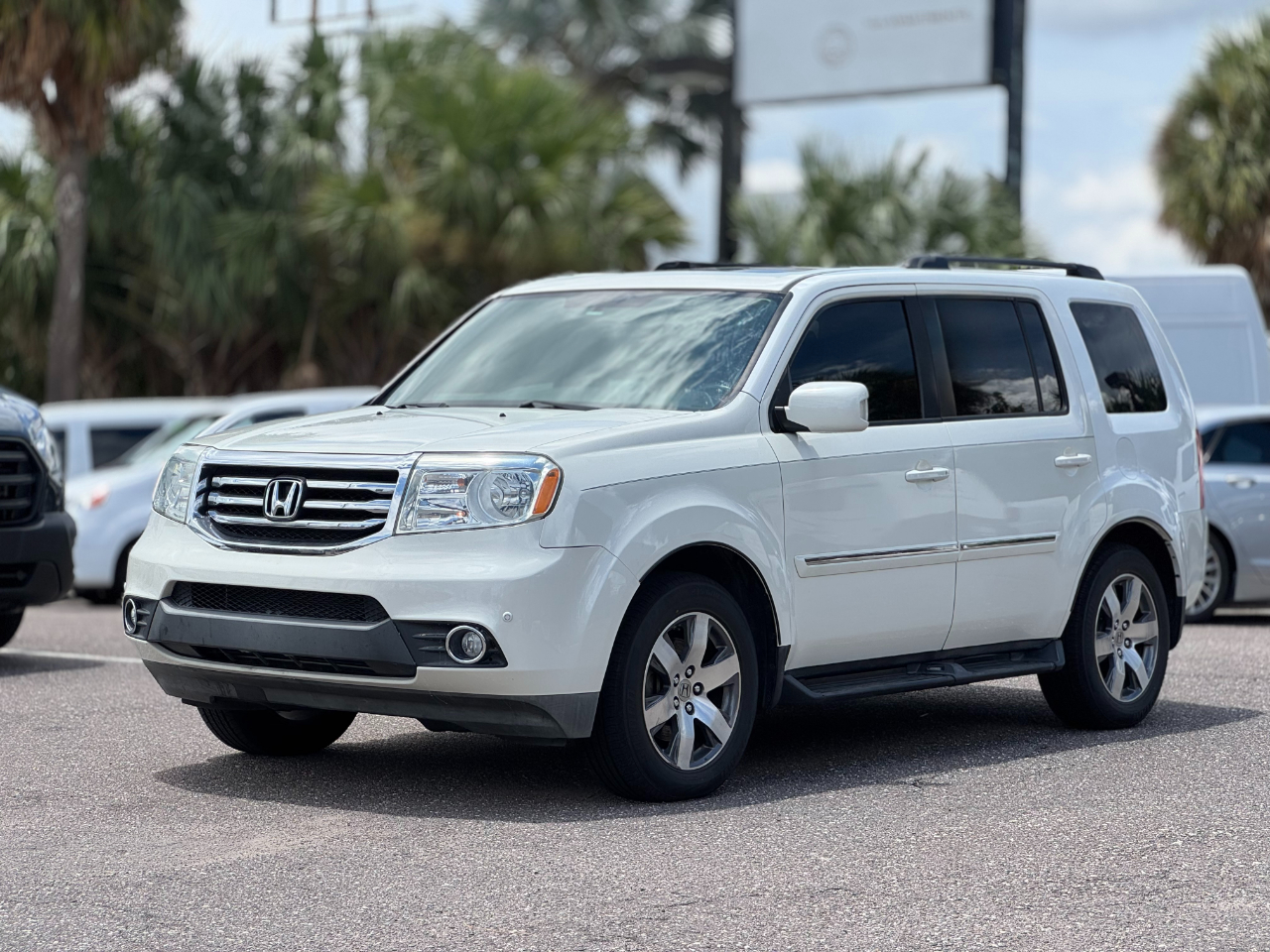 2014 Honda Pilot Touring photo 2