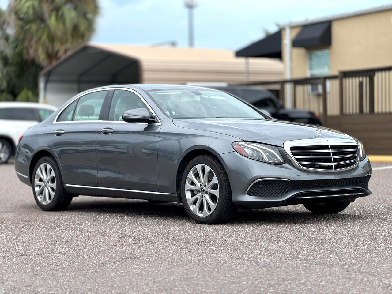 2018 Mercedes Benz E 300 4MATIC Sedan photo 4