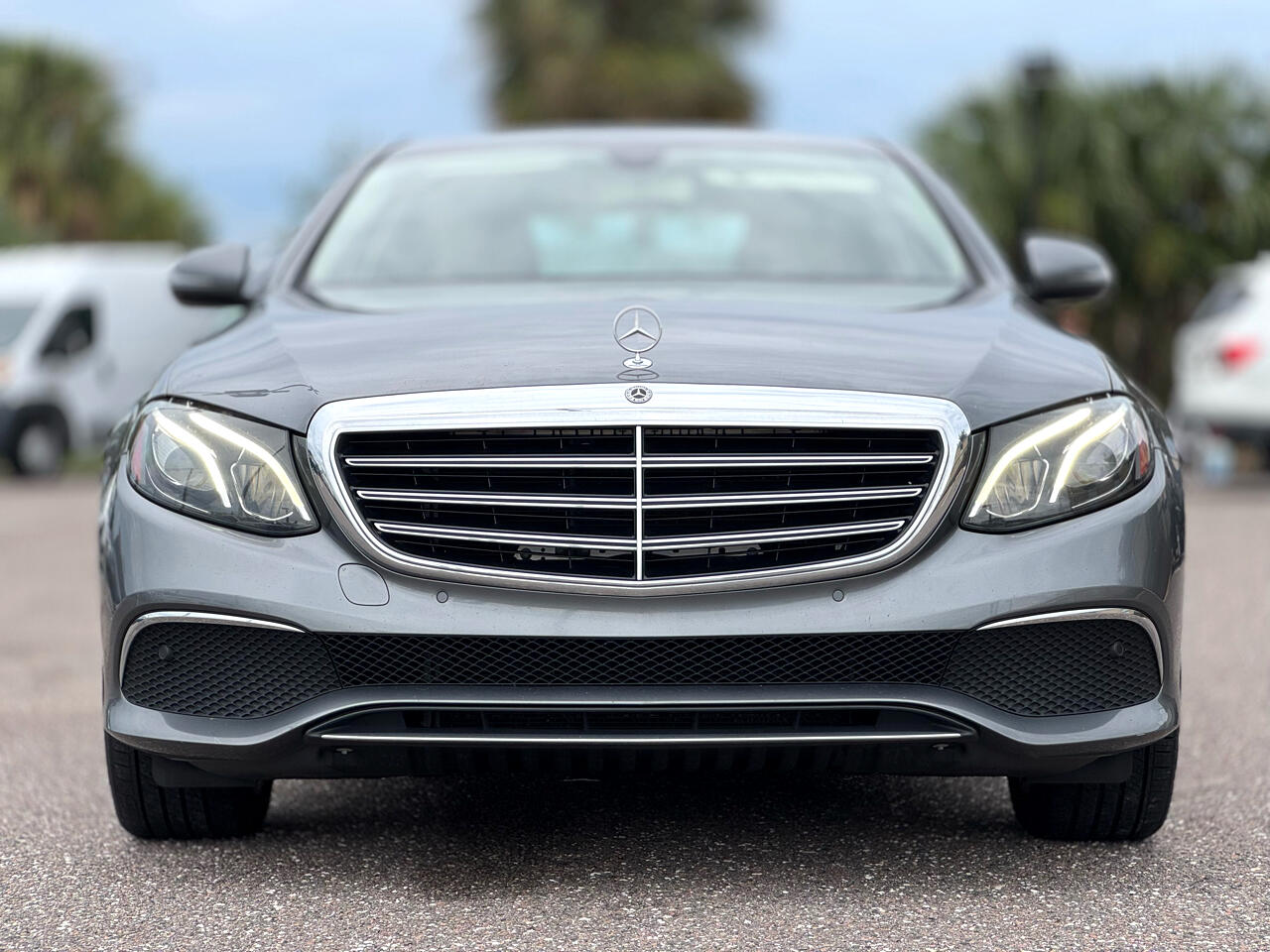 2018 Mercedes Benz E 300 4MATIC Sedan photo 3