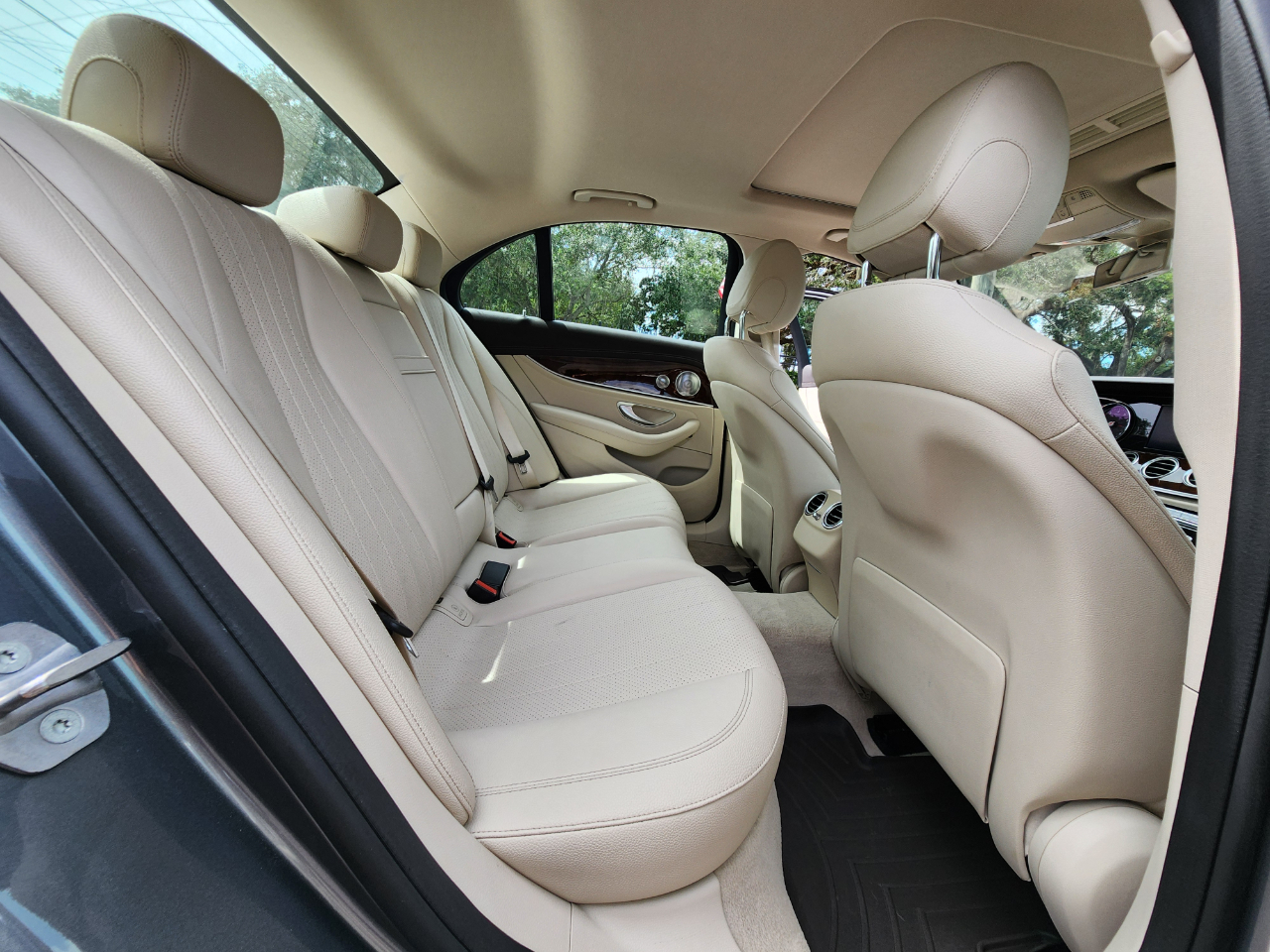 Mercedes-Benz E-Class E300 Luxury 4MATIC Sedan 2018