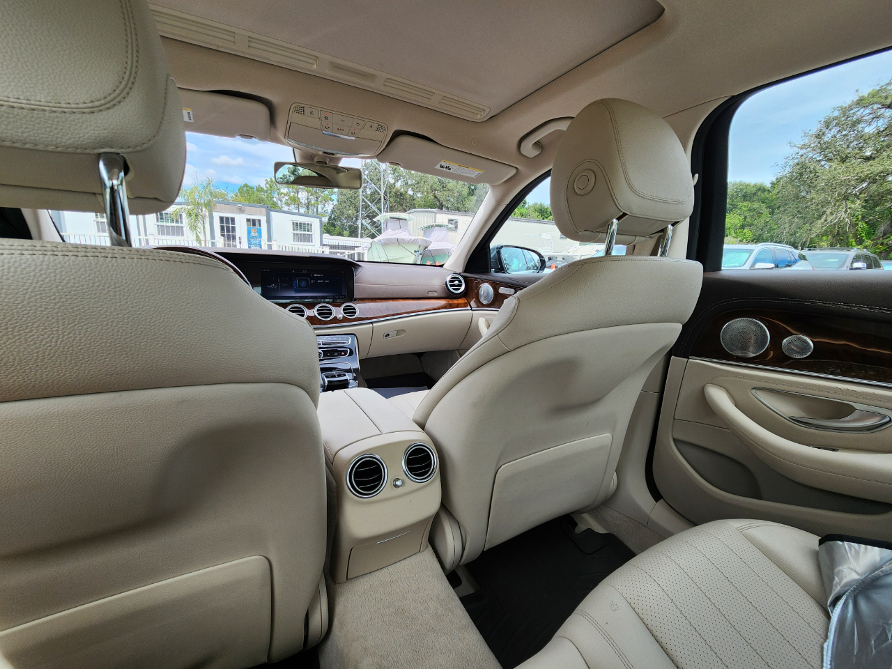 Mercedes-Benz E-Class E300 Luxury 4MATIC Sedan 2018