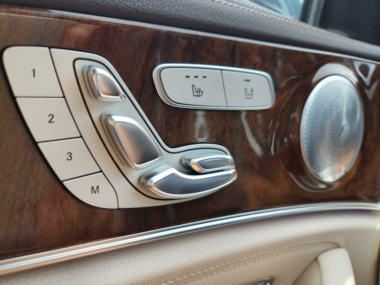 Mercedes-Benz E-Class E300 Luxury 4MATIC Sedan 2018