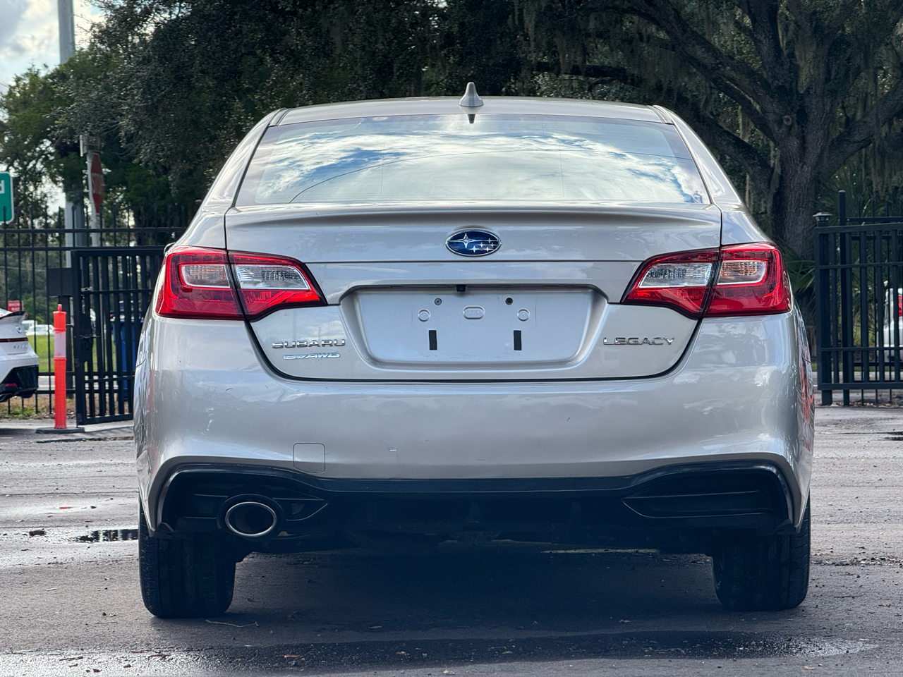 2018 Subaru Legacy Premium photo 4