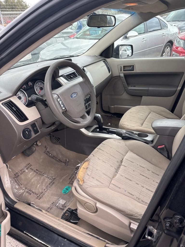 Ford Focus SE Sedan 2009