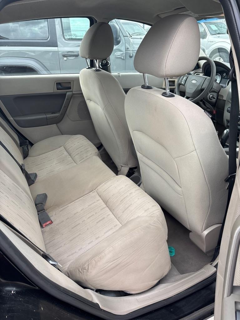 Ford Focus SE Sedan 2009