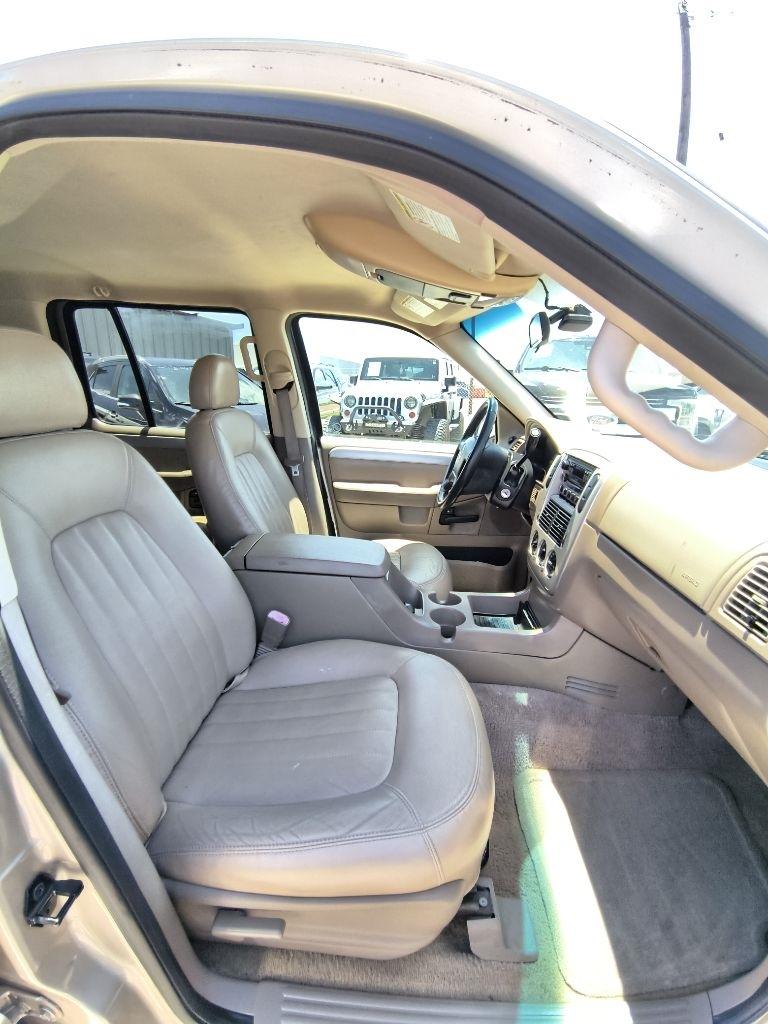 Mercury Mountaineer Convenience 4.0L 2WD 2004