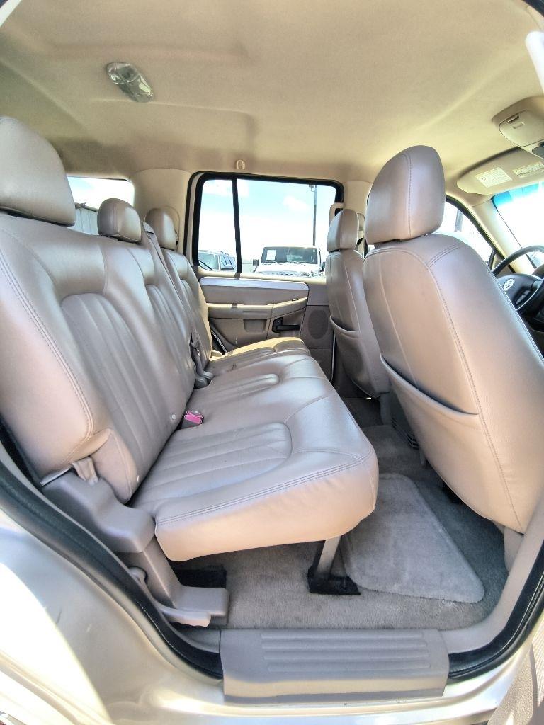 Mercury Mountaineer Convenience 4.0L 2WD 2004
