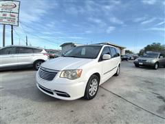 2013 Chrysler Town & Country 