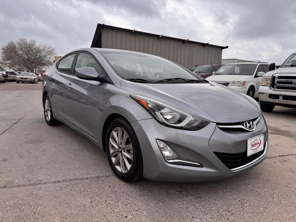 Hyundai Elantra SE 6AT 2015