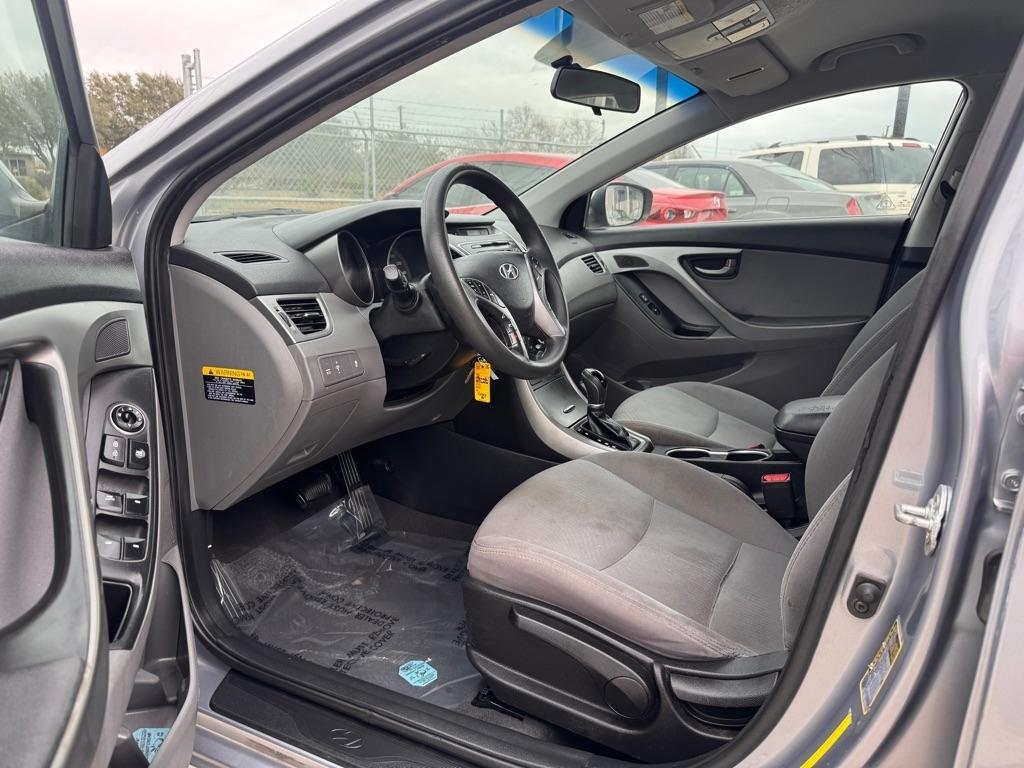 Hyundai Elantra SE 6AT 2015