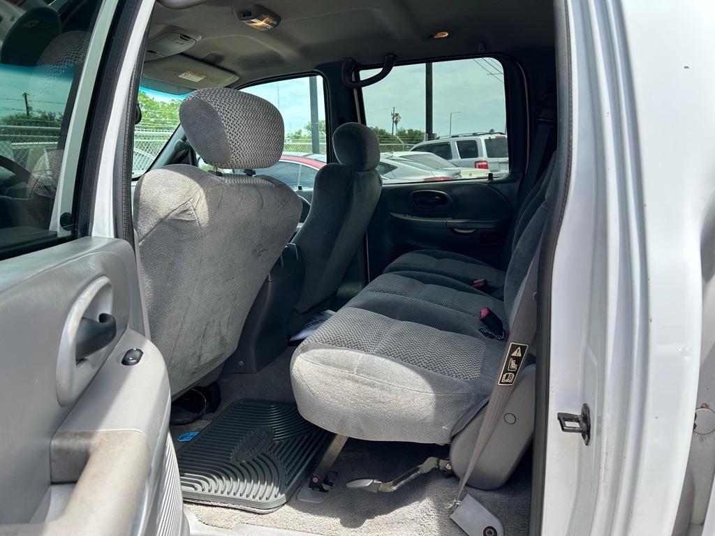 Ford F-150 XLT SuperCrew 2WD 2001