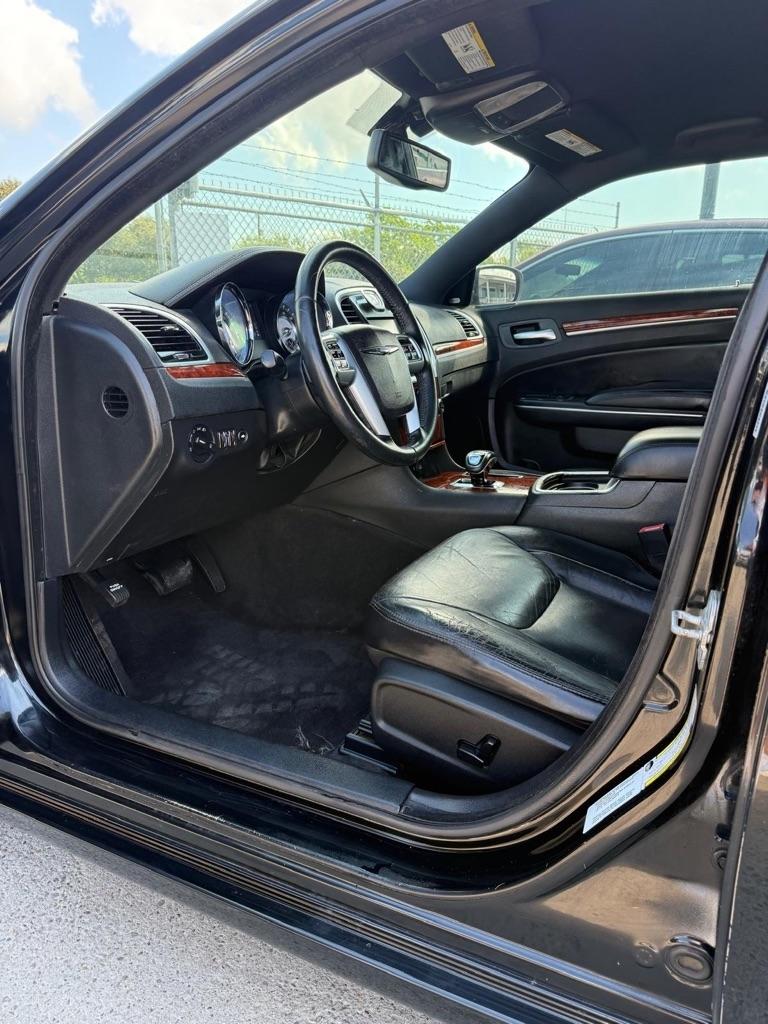 Chrysler 300 Limited RWD 2012