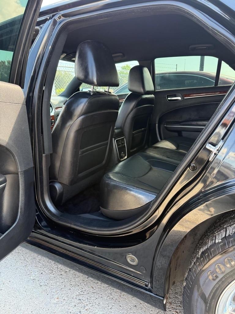 Chrysler 300 Limited RWD 2012