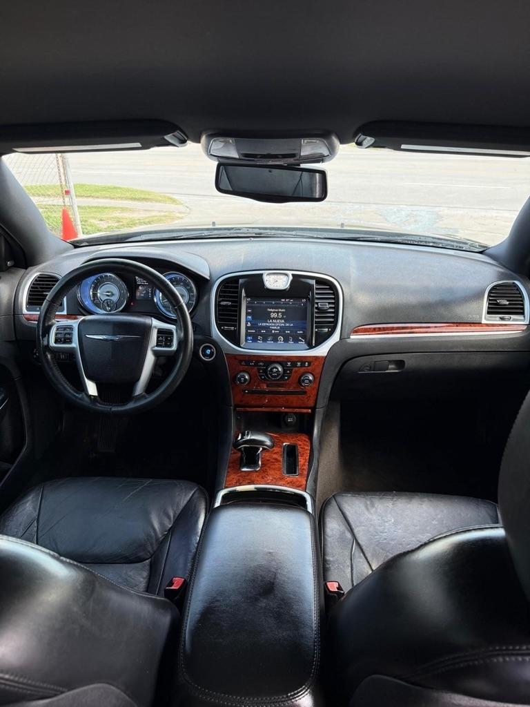 Chrysler 300 Limited RWD 2012