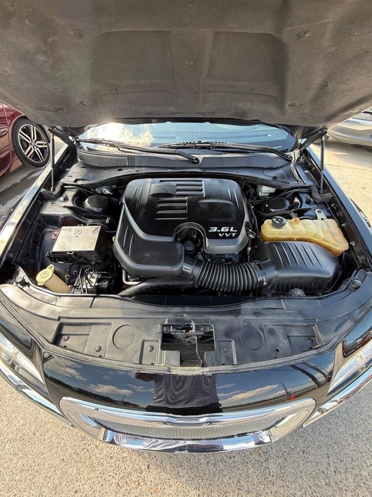 Chrysler 300 Limited RWD 2012