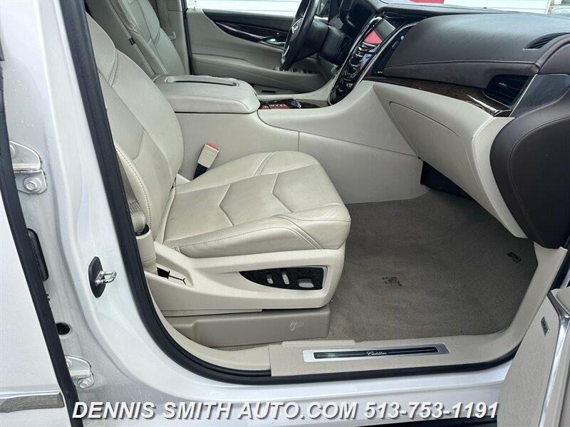 Cadillac Escalade Luxury 4WD 2017