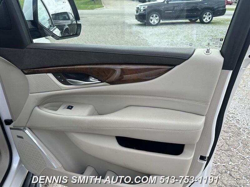 Cadillac Escalade Luxury 4WD 2017