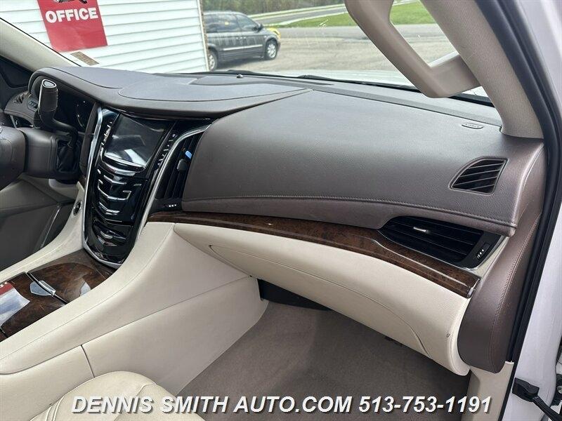 Cadillac Escalade Luxury 4WD 2017