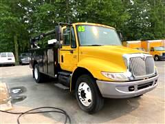 2005 International 4300 