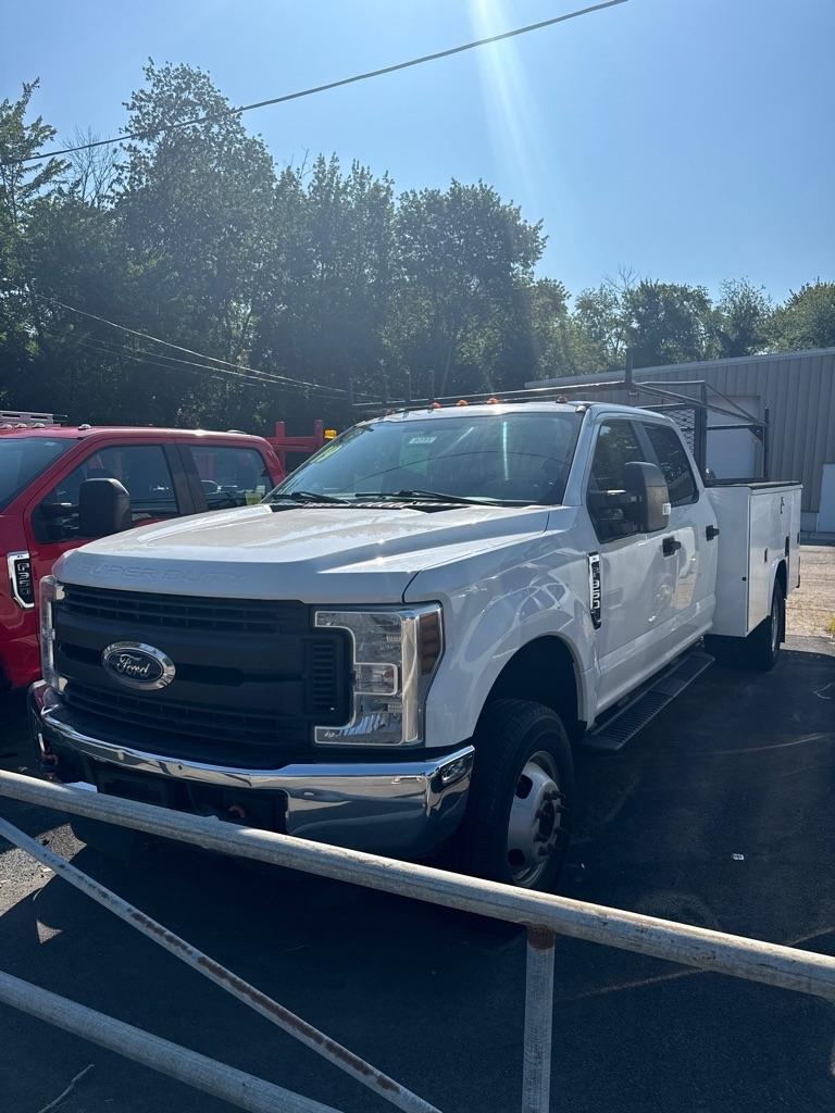 Ford F-350 SD XL Crew Cab Long Bed DRW 4WD 2019