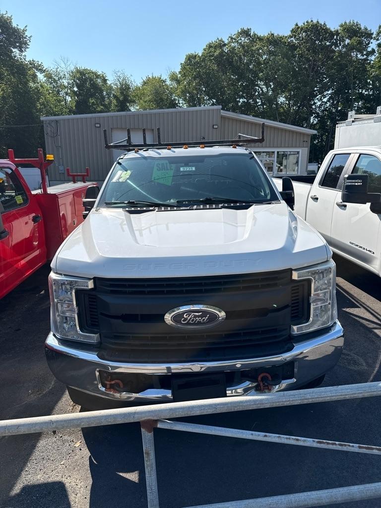 Ford F-350 SD XL Crew Cab Long Bed DRW 4WD 2019