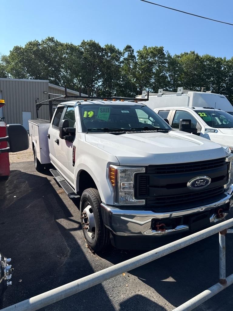 Ford F-350 SD XL Crew Cab Long Bed DRW 4WD 2019